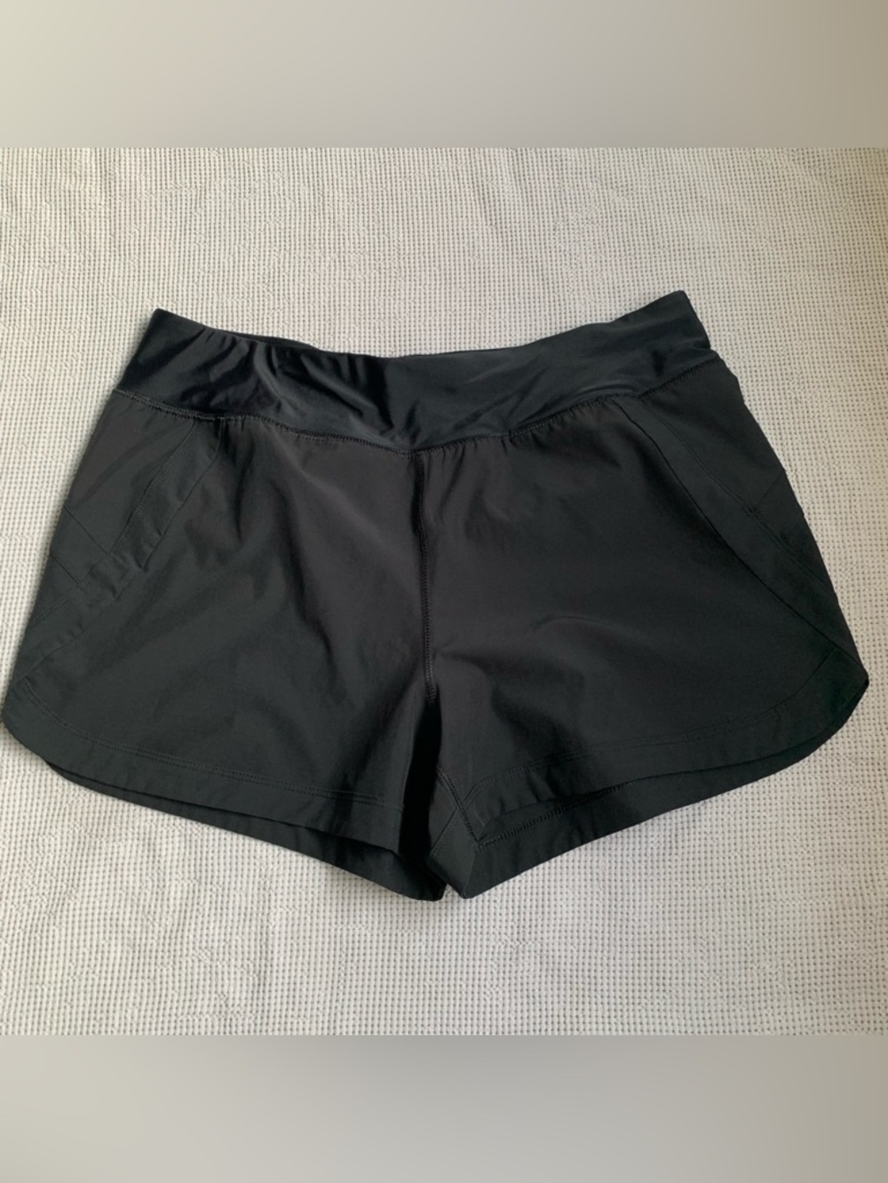 Lands' End Women's‎ 10 Black Athletic Shorts